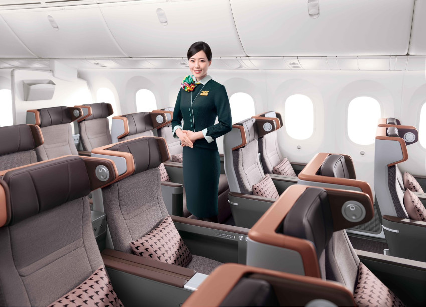 長榮航空獲得SKYTRAX「最佳豪華經濟艙機上餐飲第3名」及「全球最佳豪華經濟艙航空公司第5名」雙項殊榮,並於今年2月再推出第四代豪華經濟艙座椅,提供旅客類商務艙體驗。