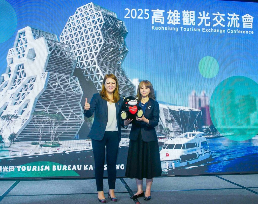 2025「Kaohsiung Wonderland 高雄冬日遊樂園」以吉伊卡哇（Chiikawa）為主題的高雄燈會，同時勇奪美國「TITAN Property Awards」與英國倫敦設計獎「LONDON DESIGN AWARDS」國際大獎雙料金牌。