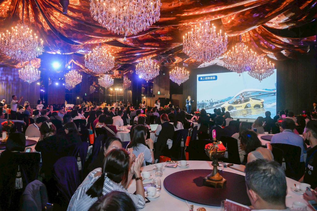 台灣觀光代名詞就是「 Takao高雄，Kaohsiung 」！展望未來，高雄市觀光局將持續提升高雄國際觀光知名度，深化高雄觀光品牌