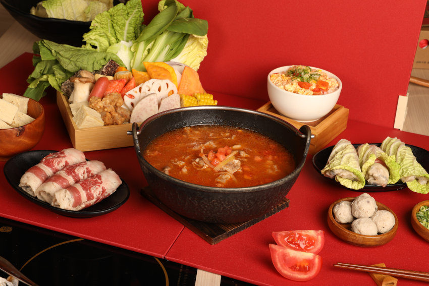 抗暑妙招，築間幸福鍋物推出「番茄牛肉鍋」吃得無負擔也能美味養顏，輕鬆迎接火熱夏季的每一天。