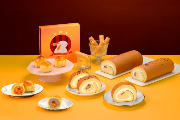 吃的到蛋黃酥風味！亞尼克中秋限定生乳捲搶戲登場，首度推出創意爆漿奶黃流心蛋黃酥，多種伴手禮供消費者選擇