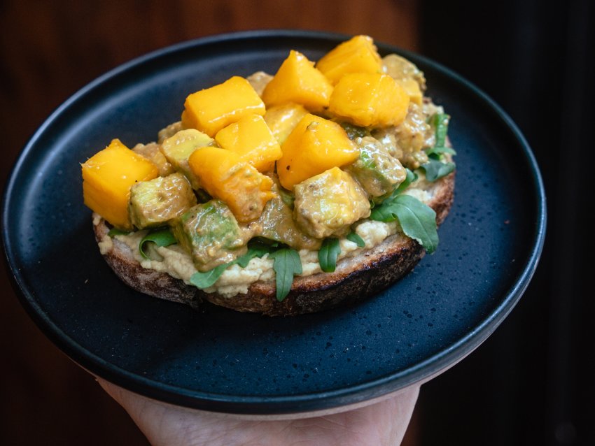 ▲蔬三 Susan｜全植物飲食品牌，為本次市集帶來夏季限定「芒果酪梨好朋友」