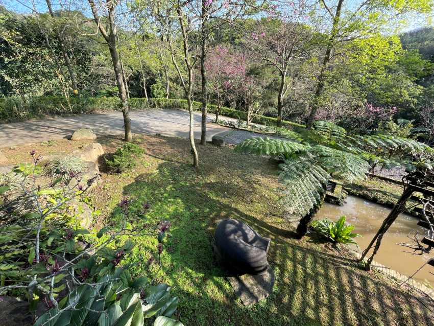 子隆山房以「流動的身體」為策展主題，邀請 Dancecology 舞蹈生態系創意團隊 駐地創作，帶領大家用身體與自然對話。