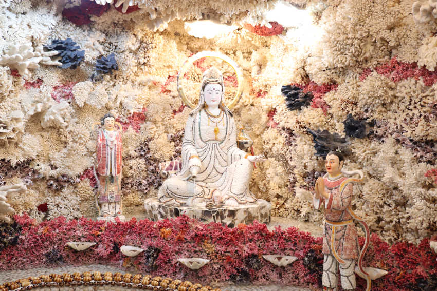 觀音像同樣位於十八羅漢洞,可讓民眾一同參拜