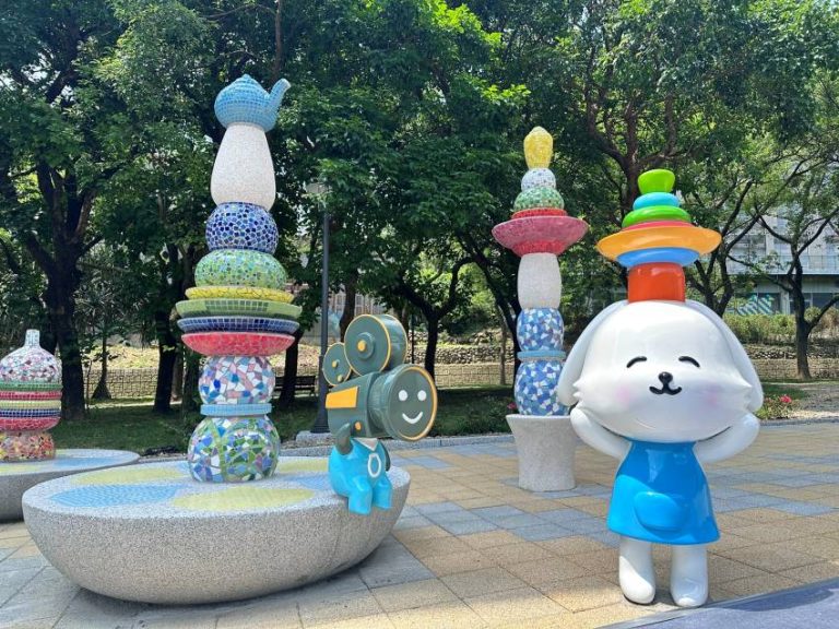 以「光譜印繫」為名的公共藝術計畫，串聯捷運三鶯線沿線12座車站