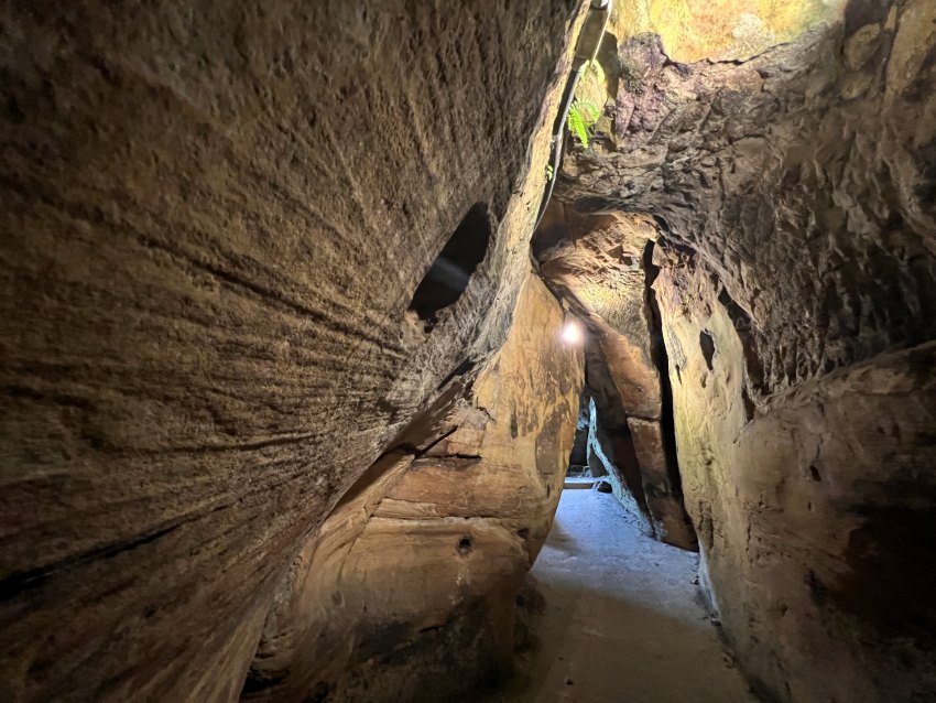 加裝照明設施後，佛手洞已成為基隆熱門景點