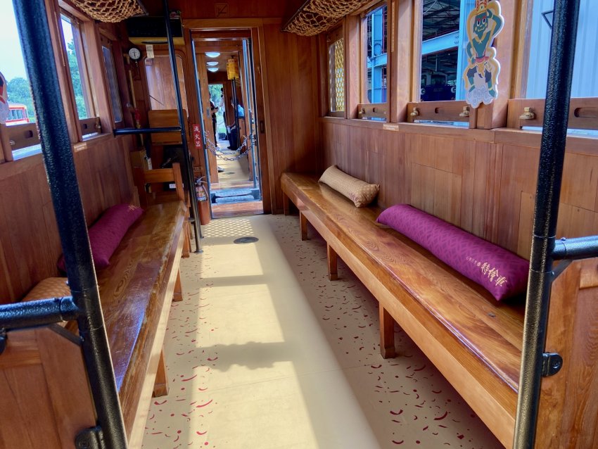 檜來嘉驛除了保留檜木列車原有特色,更加入媽祖信仰與進香文化之美學