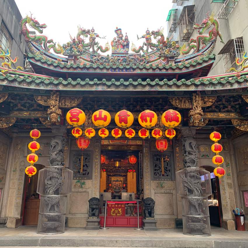 4.	青山宮現列為3級古蹟，曾作為電影《艋舺》官方宣傳片的使用場景