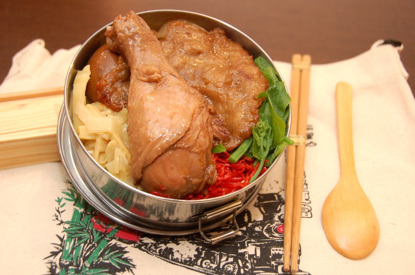 經典的奮起湖便當是遊客每到必吃的美味