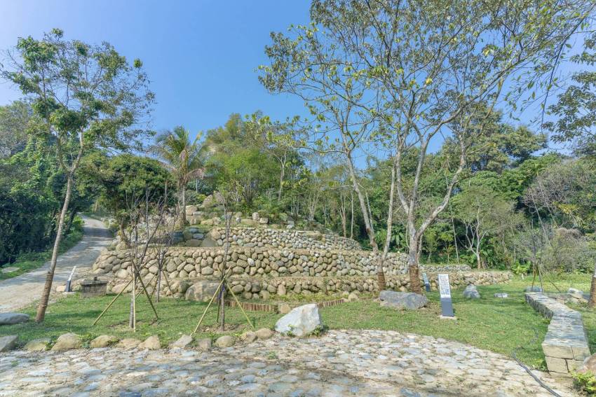 鹿谷鄉秀峰村「坪仔頂水梯田」復舊重生，永續理念獲2025建築園冶獎肯定。