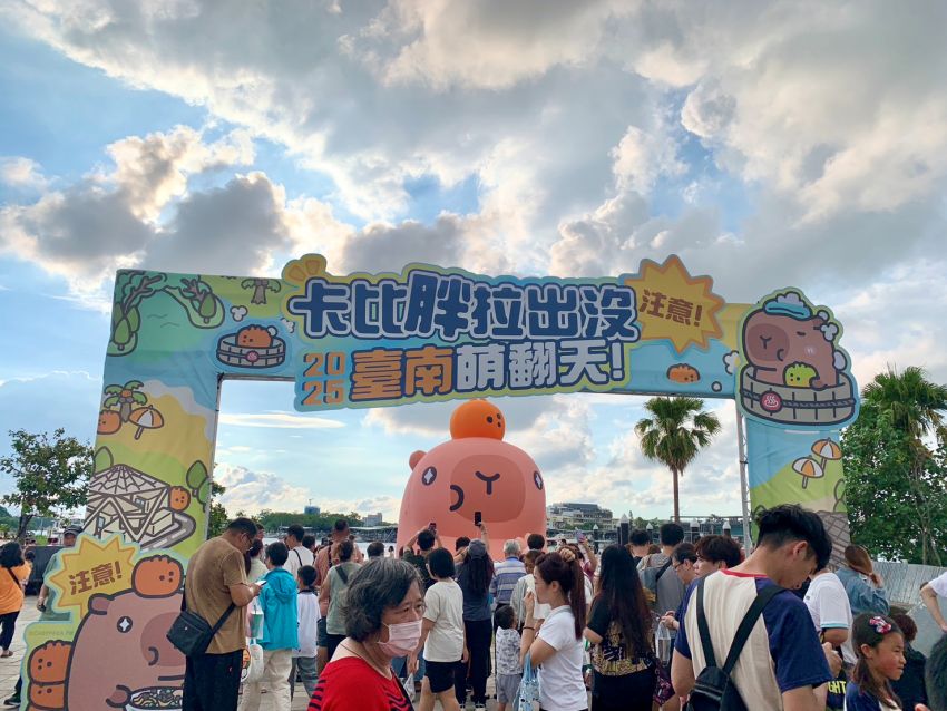 2025卡比胖拉出沒注意！臺南萌翻天