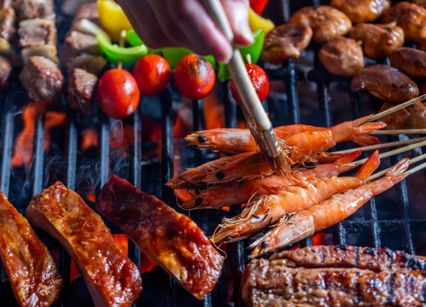 太魯閣晶英酒店中秋應景準備BBQ串燒。