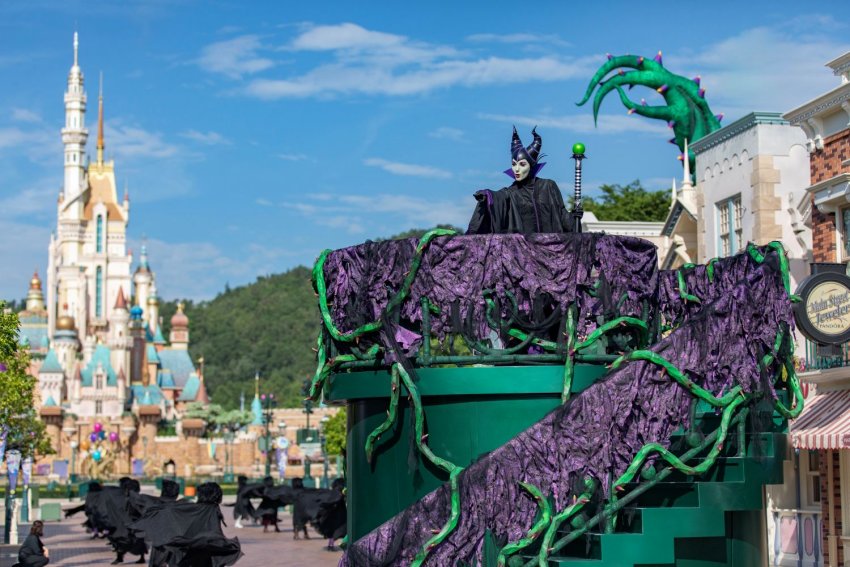 即日起至 11 月 2 日香港迪士尼最「惡」最瘋狂的慶祝盛會「Disney Halloween Time」也熱鬧登場