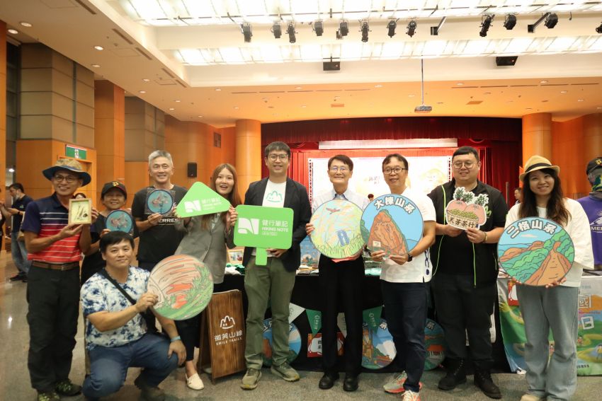 微笑山線在地夥伴共同推廣，走進山林探訪小鎮
