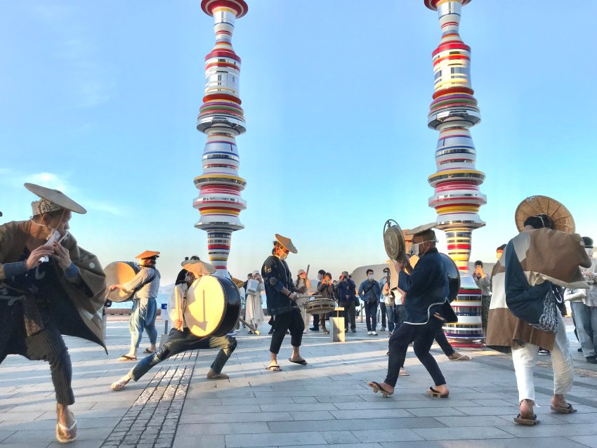 ▲藝術家大卷伸嗣的作品《Liminal Air -core-》成為守護高松港地標