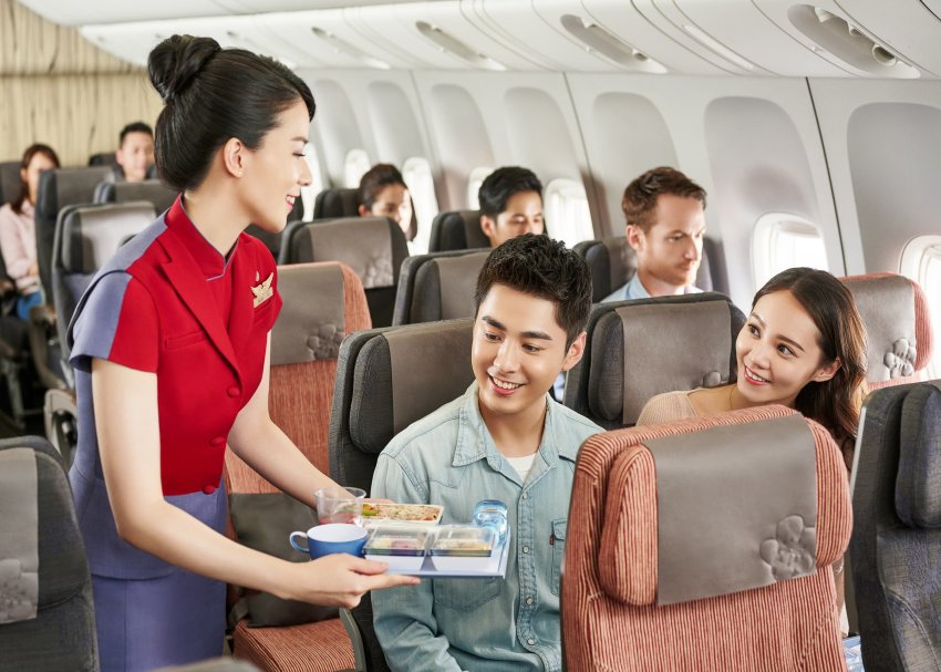 中華航空以波音777-300ER客機,執飛台北加拿大溫哥華航線,有40個商務艙座位(中華航空提供)