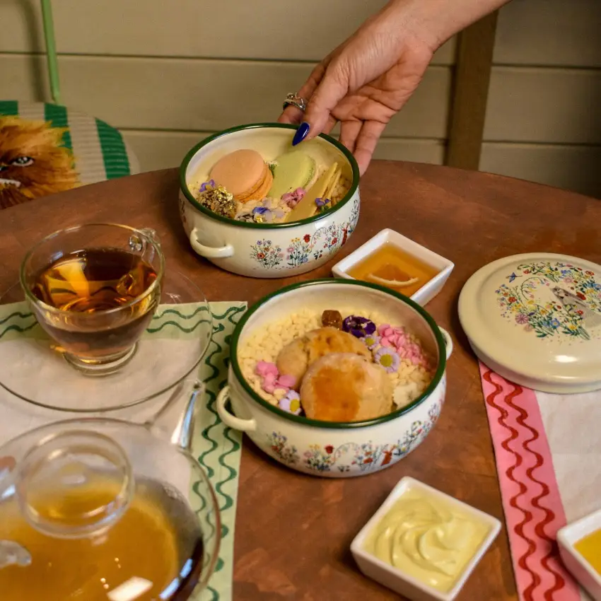 華欣 The Standard 度假酒店攜手 韓團天后 LISA 愛牌 Sretsis 打造夢幻下午茶 