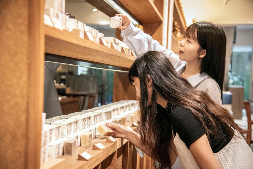 阿原周年慶推出多項優惠及滿額贈好禮,單筆消費滿1,800元起可獲多重好禮