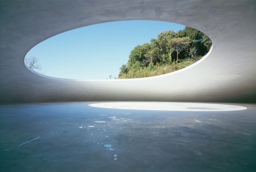 豊島美術館，內藤礼【母型】2010年。攝影：鈴木研一（圖片禁止未經授權轉載）