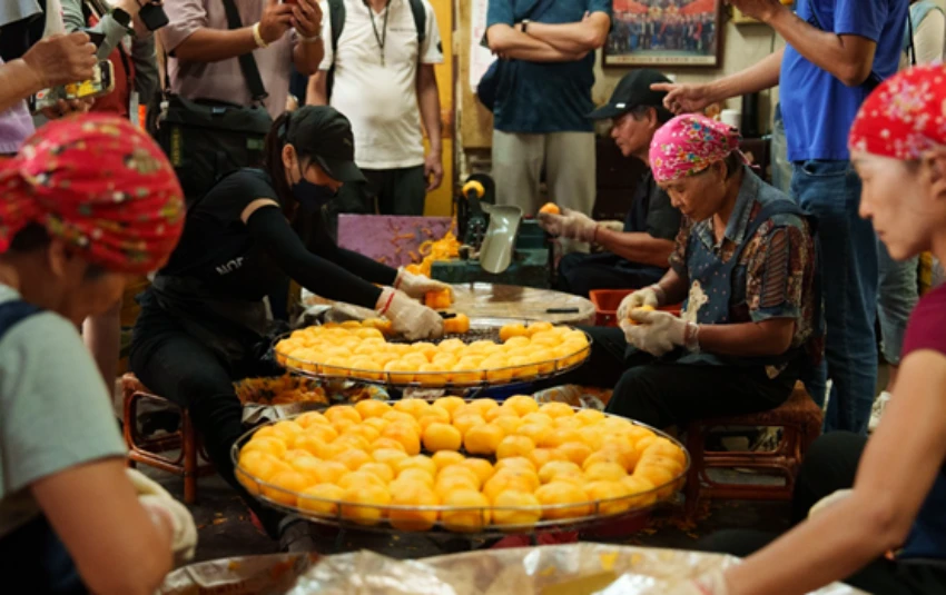 味衛佳柿餅教育農園，適逢柿餅節，目前可以看到超過百年製作過程