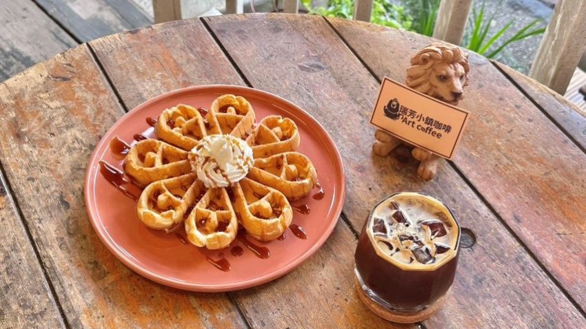 憑九份金瓜石線套票的美食券,就能享用鬆餅與美式咖啡,在旅途中隨時補充能量。