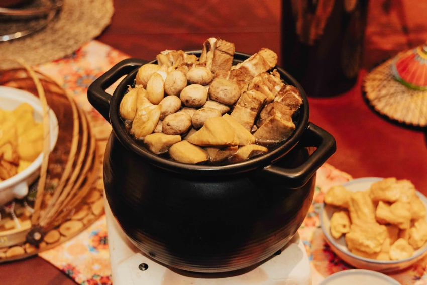 凱菲屋馬來美饌經典再現必嚐「肉骨茶」。