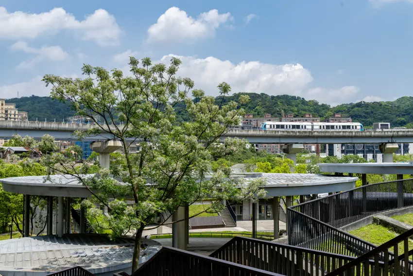隨著三鶯捷運線即將通車,將串聯新北市美術館、鶯歌陶瓷博物館與三鶯老街,打造「三鶯文創生活圈」。