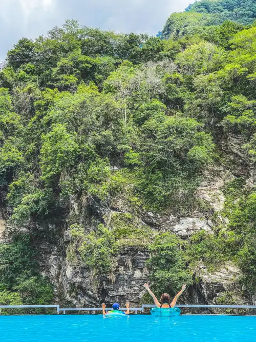 太魯閣晶英酒店的行館套房沐浴空間寬敞，可愜意享受溫暖的泡澡時刻，讓身心靈得到完美釋放