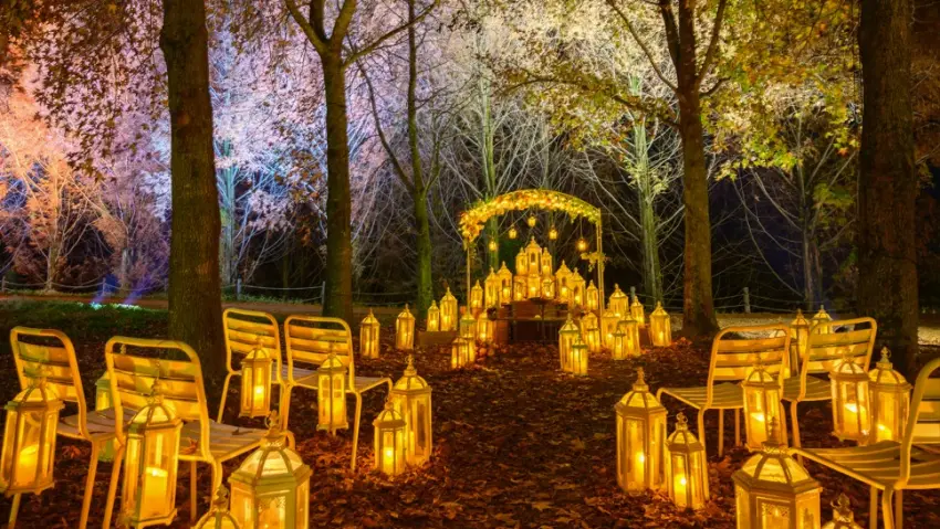 世羅高原的蠟燭之夜，隨風搖曳的千盞燭光，營造出夢幻又令人心安的溫暖世界。