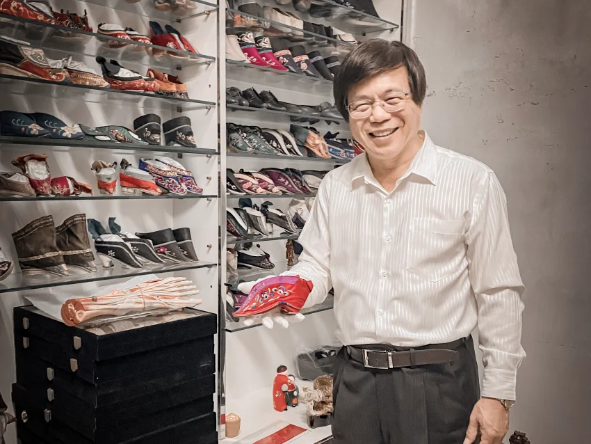 廣川醫院院長柯基生也是全球最大金蓮鞋收藏家