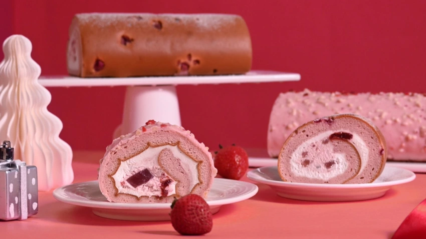 迎接聖誕，亞尼克草莓脆皮巧克力以及戲雪尋莓生乳捲應景登場