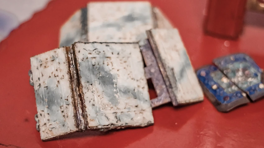 金蓮賞析(3) 腿扣環：各式各樣材質都有，如玉、琺瑯、金銅等等