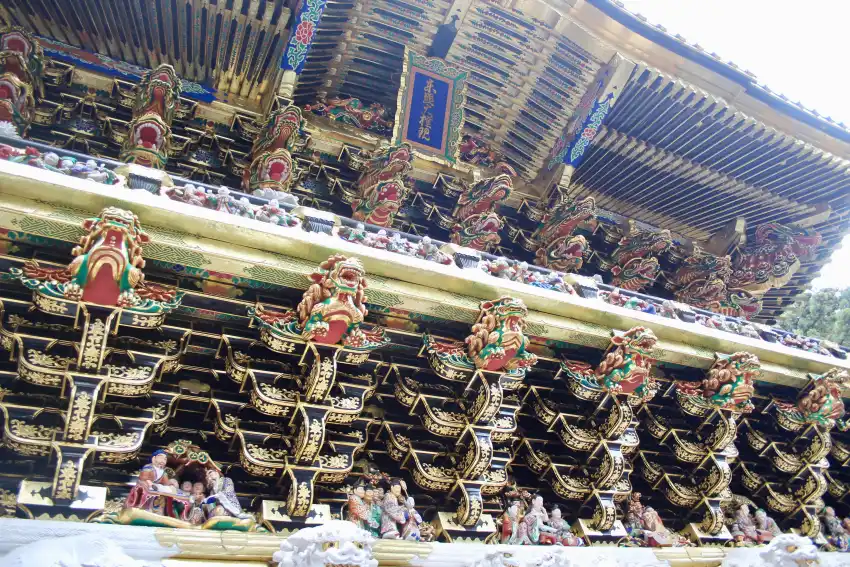 其門樓上超過500尊的形象堪稱江戶工藝的極致