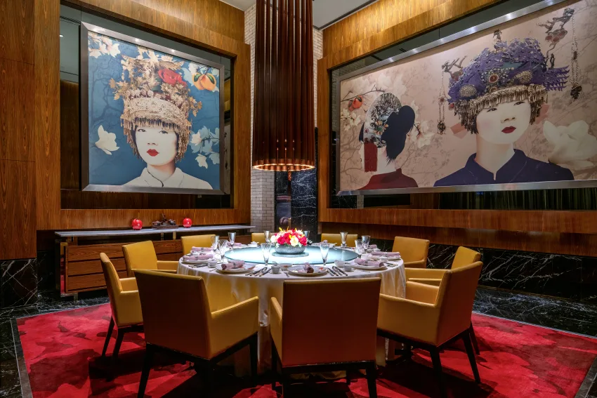 Red Lantern餐廳提供粵菜與港式點心，是賓客想品嘗熱鬧家常菜的最佳選擇