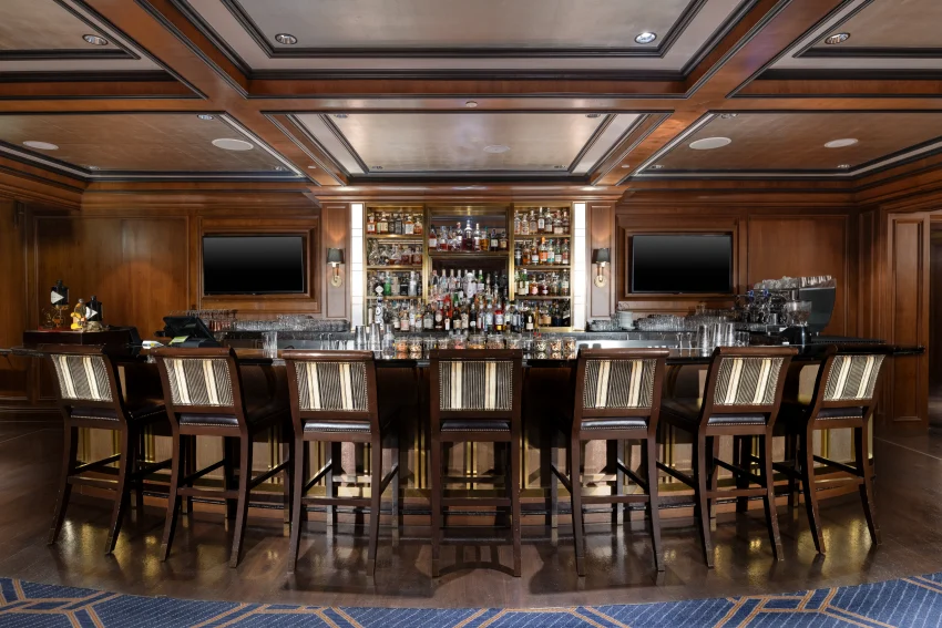 Solaire 的Baccarat Room Bar是低調優雅的空間（未滿18歲禁止飲酒）