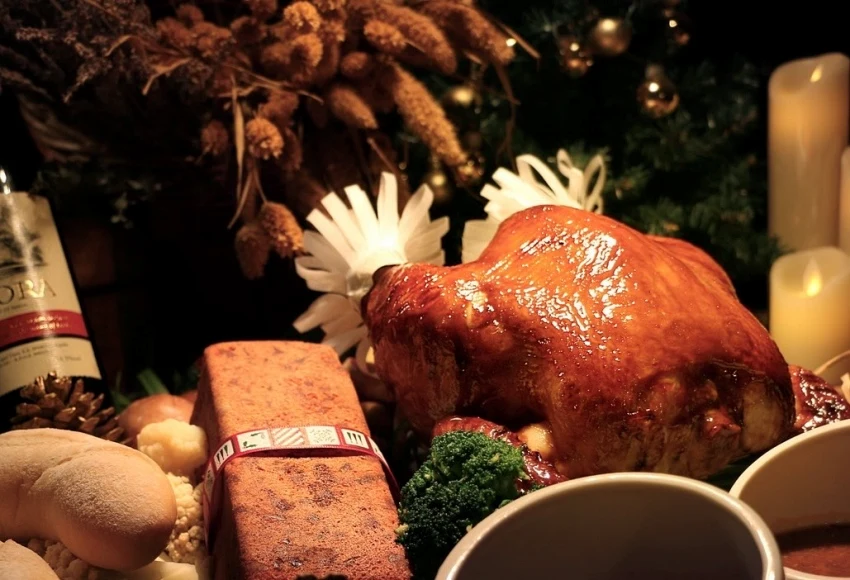 理想大地-里拉餐廳推出「聖誕跨年海陸自助盛宴」，以經典節慶菜色結合花蓮在地食材，打造屬於冬日的味覺儀式