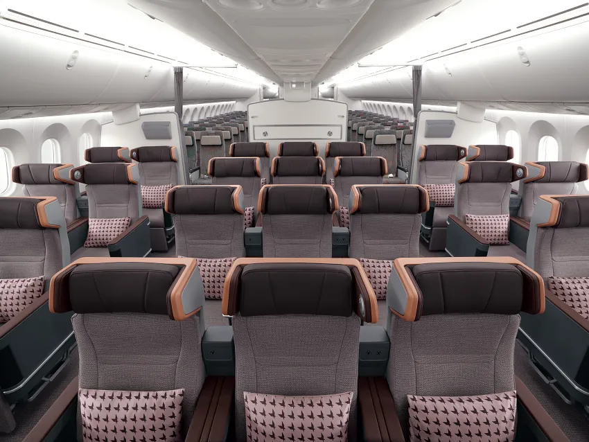 採 2-3-2 寬敞配置的第四代豪華經濟艙座艙空間