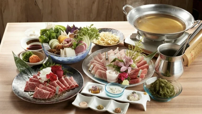 沖繩美食訂位|金武アグーと山城牛のしゃぶしゃぶ琉球 本館(在國際通大街上的阿古豬和山城和牛涮涮鍋)圖片來源:SAVOR JAPAN