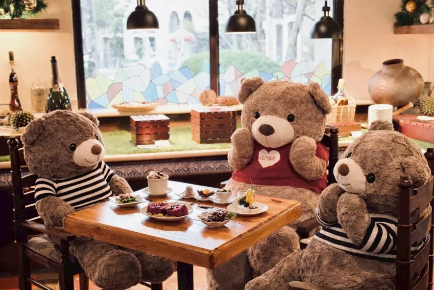 一泊二食專案可預訂主題晚餐「萌熊餐桌」，以限定料理結合主廚私房風味，打造冬季最暖心的圍爐時刻。(此圖為示意圖)