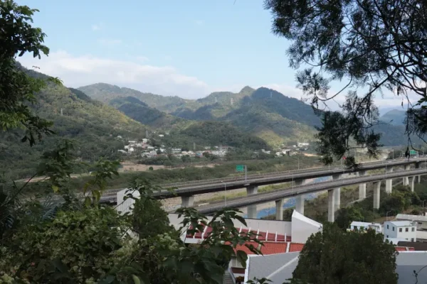 苗栗出磺坑是座位於公館鄉南邊的山城小鎮，曾因石油開採繁榮一時