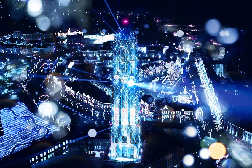 白銀世界：閃耀純白光芒的「德姆特倫高塔」是今年全新裝飾