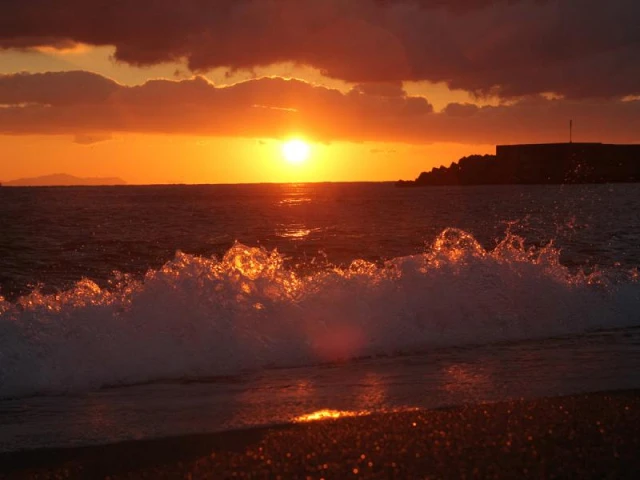 大分必去的元旦看日出景點：高濱海水浴場（津久見市）