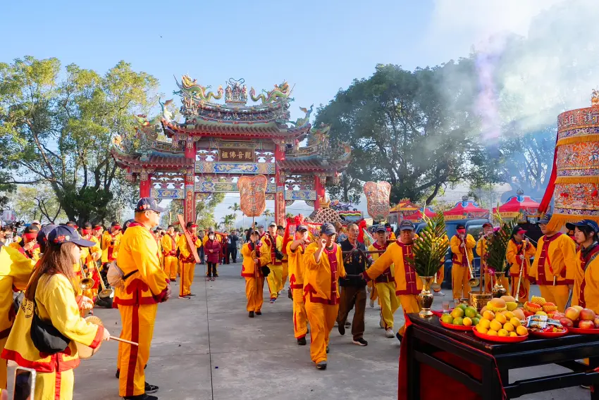 遶境隊伍行經畫面