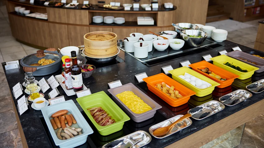 提供豐富多樣的美味早餐，每一口皆帶來充滿活力的早晨。©ANAホリデイ・イン東京ベイ