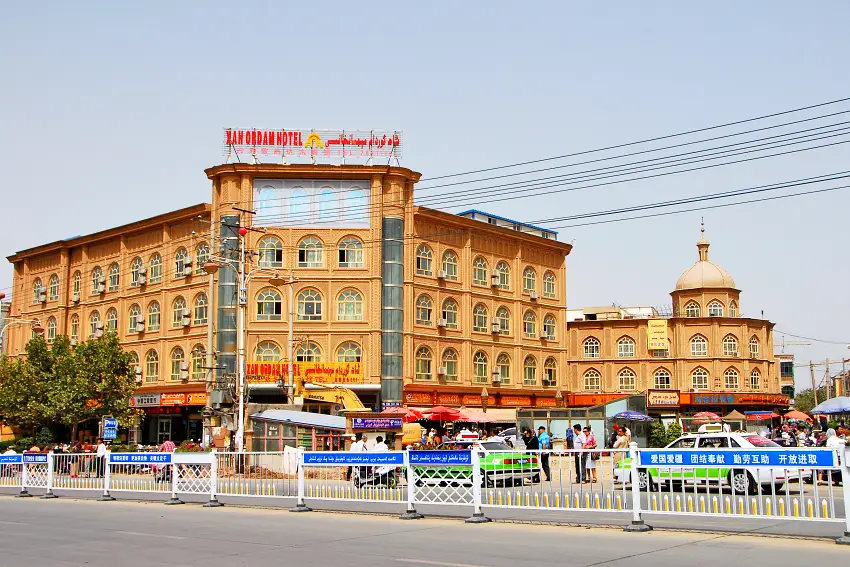 歐爾達希克路口的傳統建築群充滿濃濃的民族風