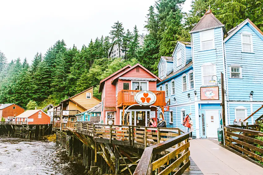 「鮭魚之都」凱契根，是郵輪重要的停靠點