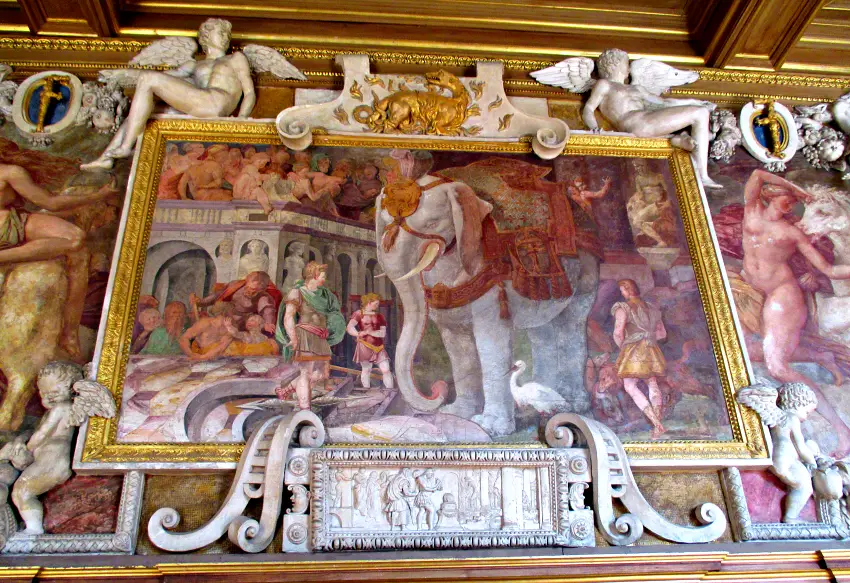 楓丹白露派以優美人體線條融入方正的畫框或建築而自成一派