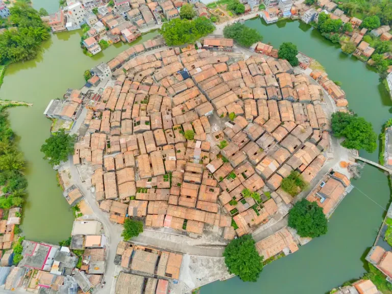 從空中俯瞰高要黎槎村、狀如八卦，令人驚豔