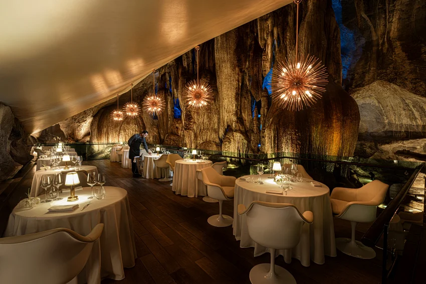 於2025年全新翻修的洞穴餐廳Jeff’s Cellar。圖片來源/ The Banjaran Hotsprings Retreat, Ipoh Malaysia