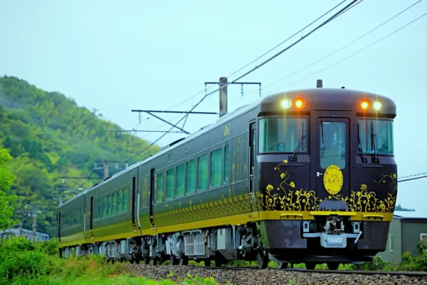 JR西日本觀光列車「Hana Akari」全新路線解鎖！ 串聯廣島、宮島、岩國 展開一場邂逅地方文化的感官漫旅